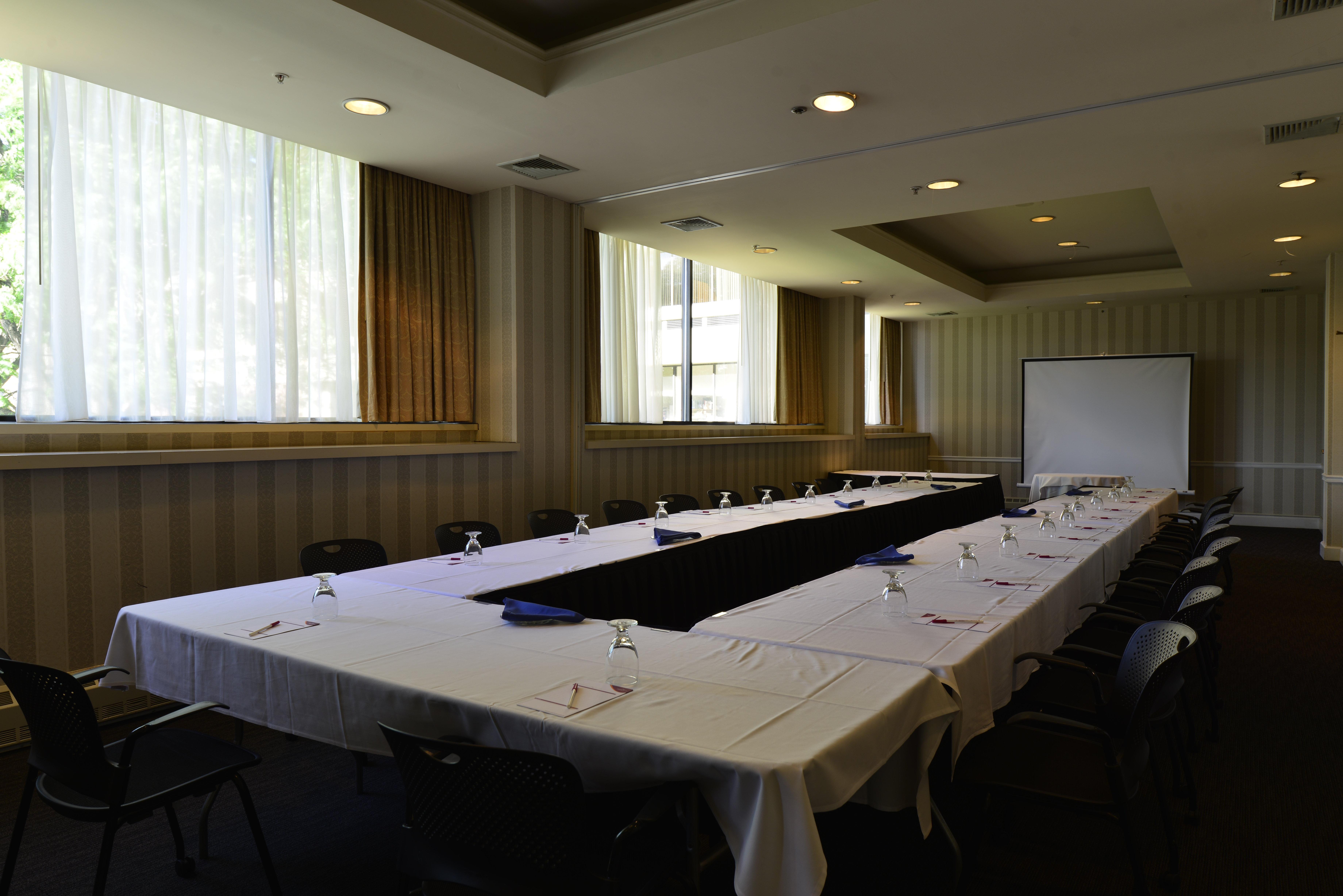 Holiday Inn & Suites Pittsfield-Berkshires By Ihg Zewnętrze zdjęcie