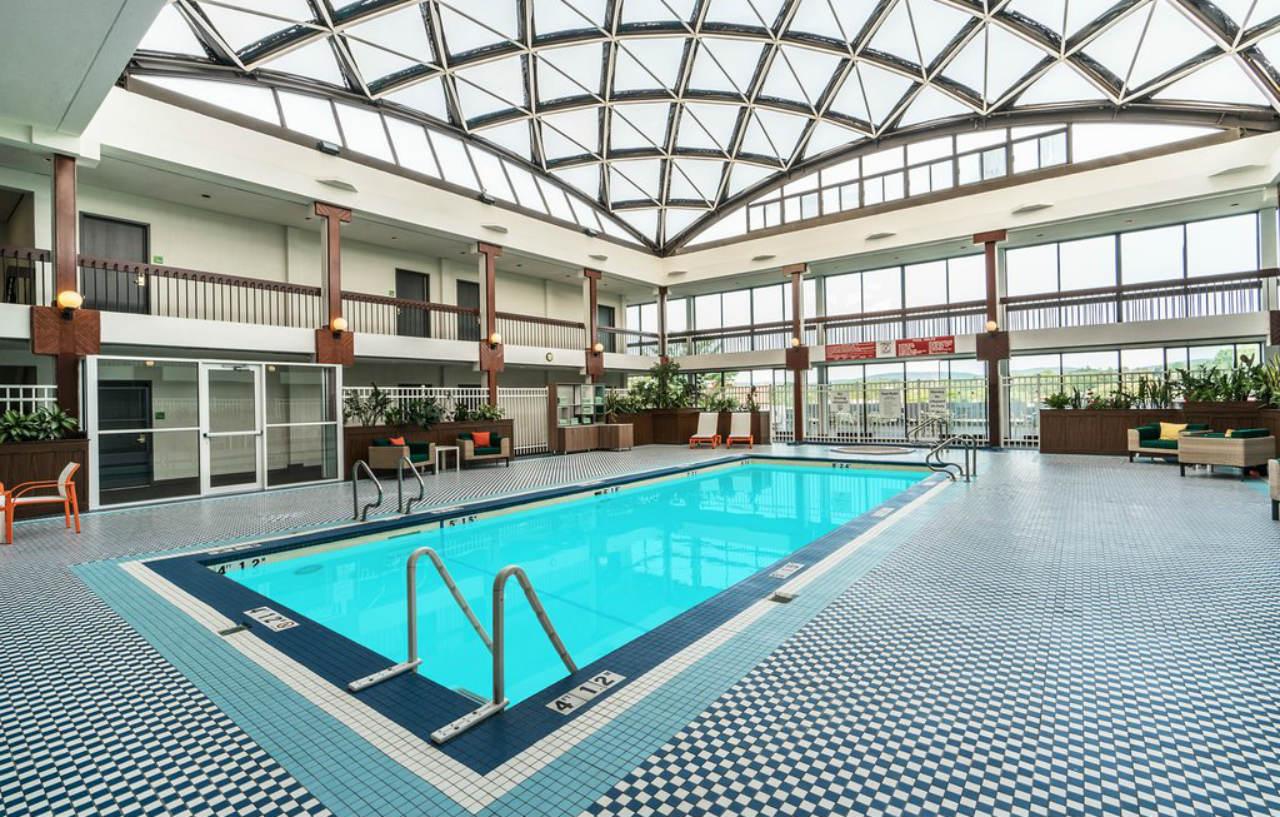 Holiday Inn & Suites Pittsfield-Berkshires By Ihg Zewnętrze zdjęcie